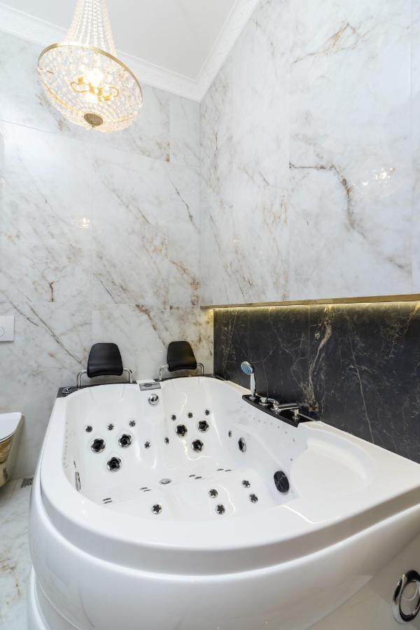 Kazimierz Studio With Jacuzzi By Renters Prestige Cracovia Esterno foto